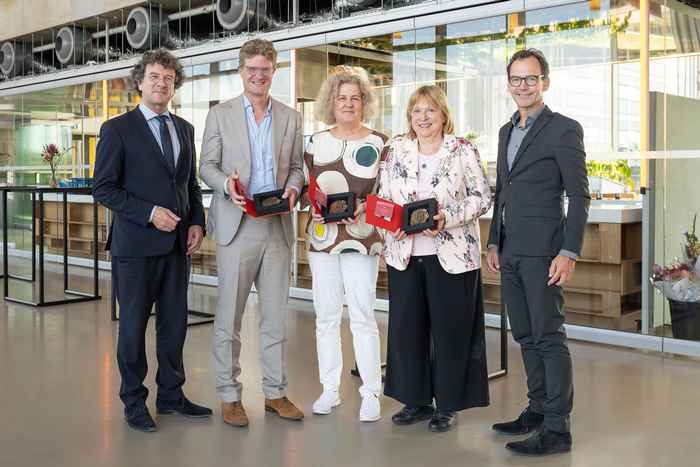 LTR: Peter-Paul Verbeek (Rector Magnificus UvA), Gabor Linthorst, Ernestine Baake, Marita Mathijsen and Leon van de Zande (Secretary General UvA). Photo: Van harte gefotografeerd