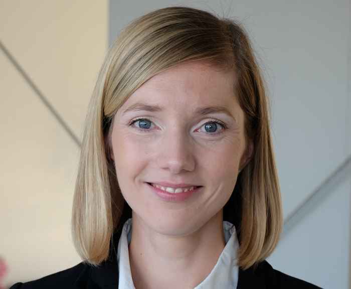 Dr Elisabeth Proehl